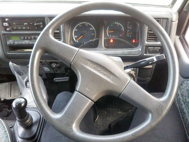 マツダタイタン幌車小型（2t・3t）[写真17]