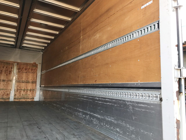 いすゞフォワードアルミウイング中型（4t）[写真13]