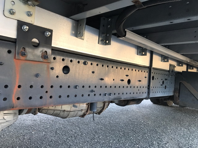 いすゞフォワードアルミウイング中型（4t）[写真19]