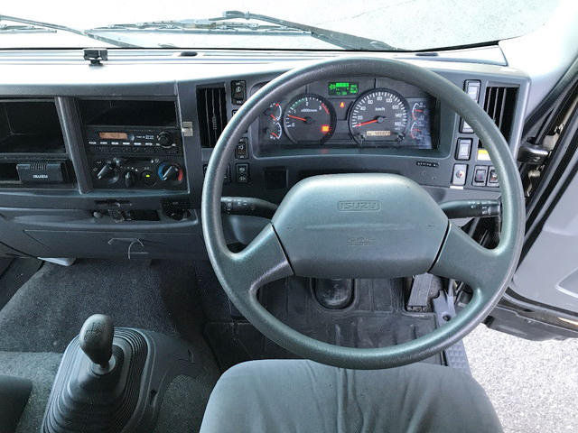 いすゞフォワードアルミウイング中型（4t）[写真35]