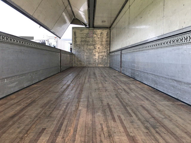 日野プロフィアアルミウイング大型（10t）[写真09]