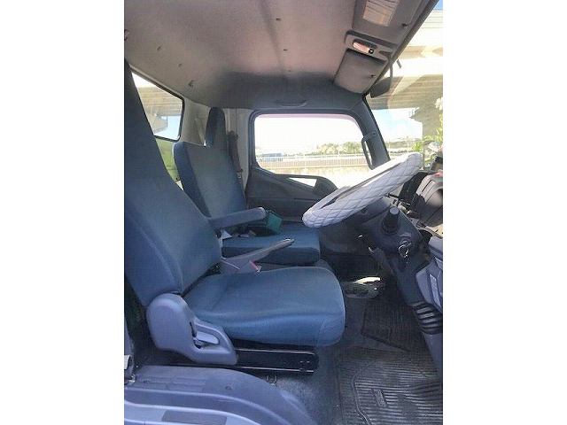 三菱ふそうキャンターユニック3段小型（2t・3t）[写真13]