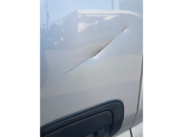 三菱ふそうキャンターユニック3段小型（2t・3t）[写真16]