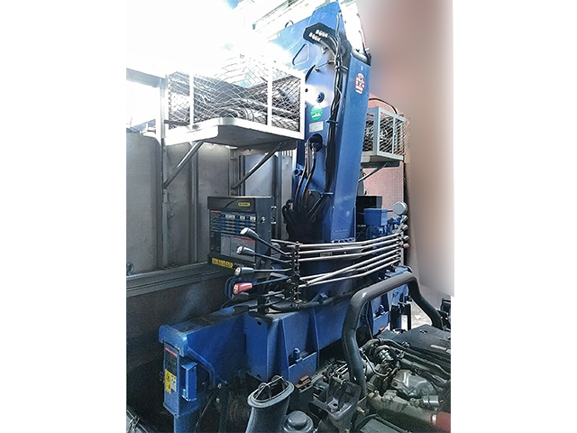 いすゞエルフクレーン4段小型（2t・3t）[写真08]