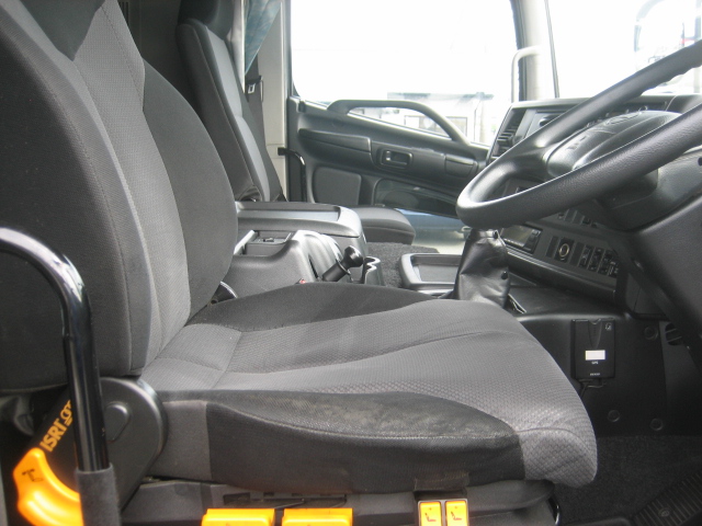 日野プロフィアアルミブロック大型（10t）[写真16]