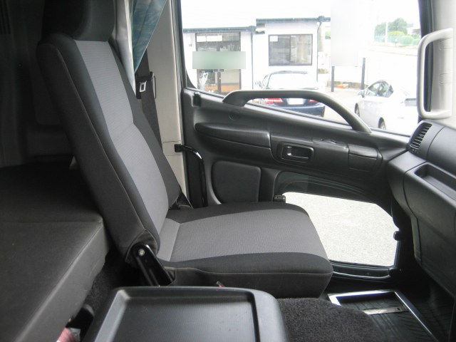 日野プロフィアアルミブロック大型（10t）[写真19]