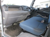 三菱ふそうキャンター平ボディ小型（2t・3t）[写真18]
