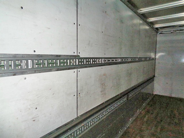 日野レンジャーアルミウイング中型（4t）[写真12]