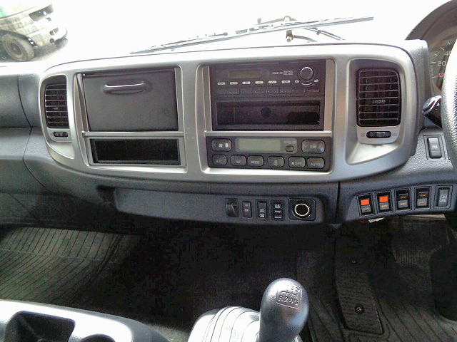 日野レンジャーアルミウイング中型（4t）[写真37]