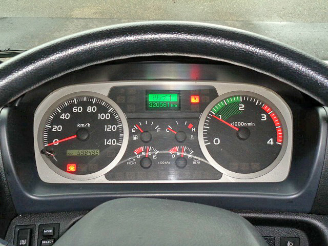 日野レンジャーアルミウイング中型（4t）[写真38]