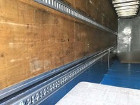 いすゞギガアルミウイング大型（10t）[写真10]