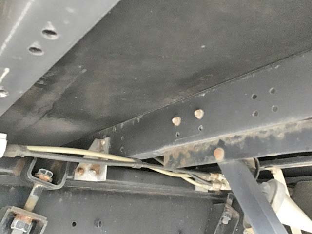 いすゞギガアルミウイング大型（10t）[写真15]