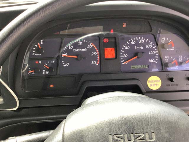 いすゞギガアルミウイング大型（10t）[写真21]