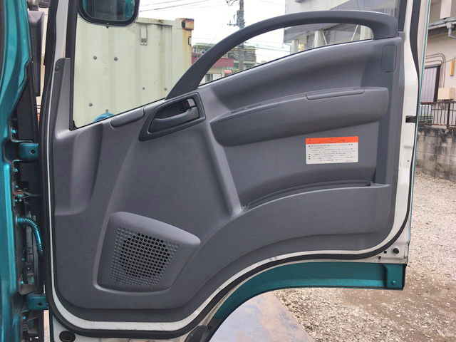 いすゞフォワード冷凍車（冷蔵車）中型（4t）[写真24]