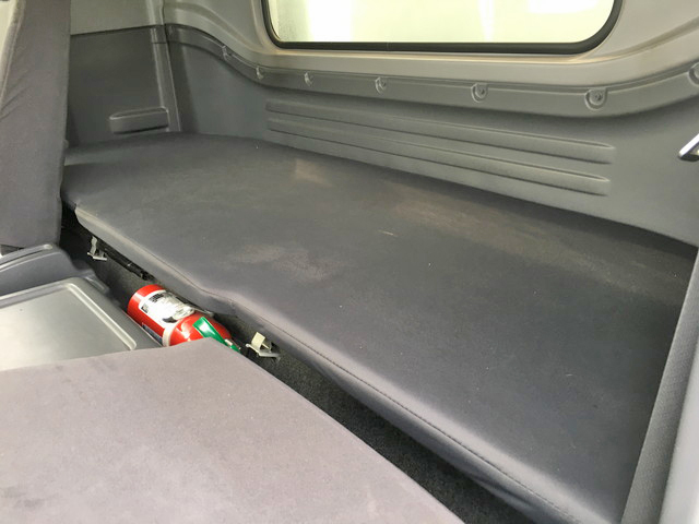 いすゞフォワード冷凍車（冷蔵車）中型（4t）[写真30]