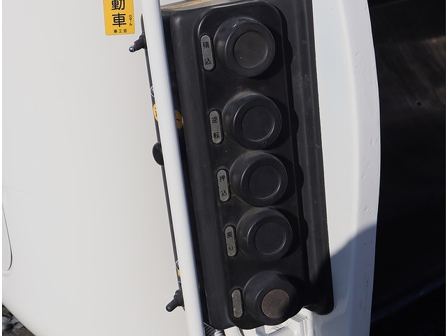日野レンジャーパッカー車（塵芥車）中型（4t）[写真15]