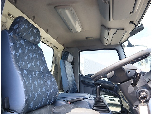 日野レンジャーパッカー車（塵芥車）中型（4t）[写真33]