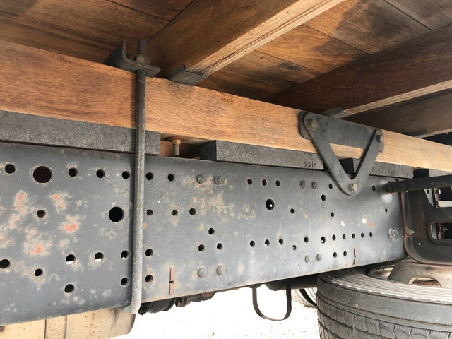 いすゞエルフ平ボディ小型（2t・3t）[写真14]