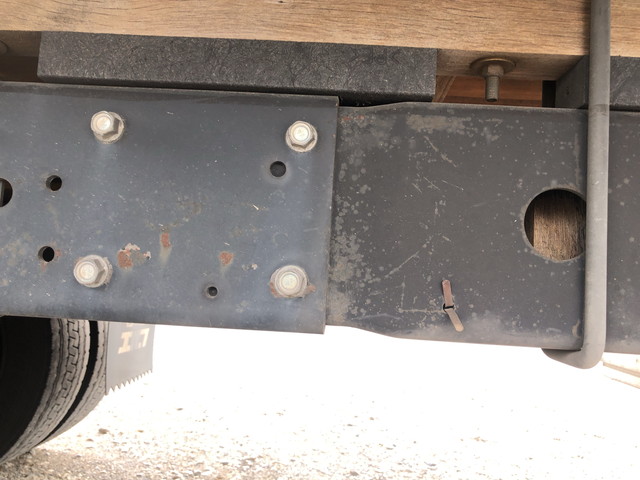 いすゞエルフ平ボディ小型（2t・3t）[写真15]