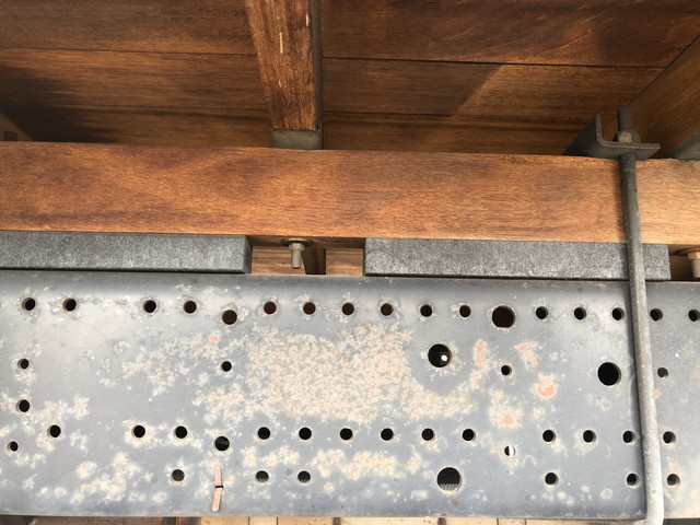 いすゞエルフ平ボディ小型（2t・3t）[写真16]