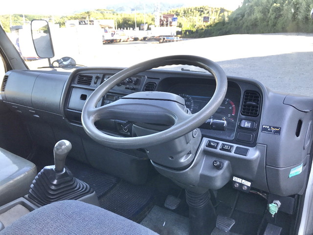 三菱ふそうキャンターセーフティローダー小型（2t・3t）[写真32]