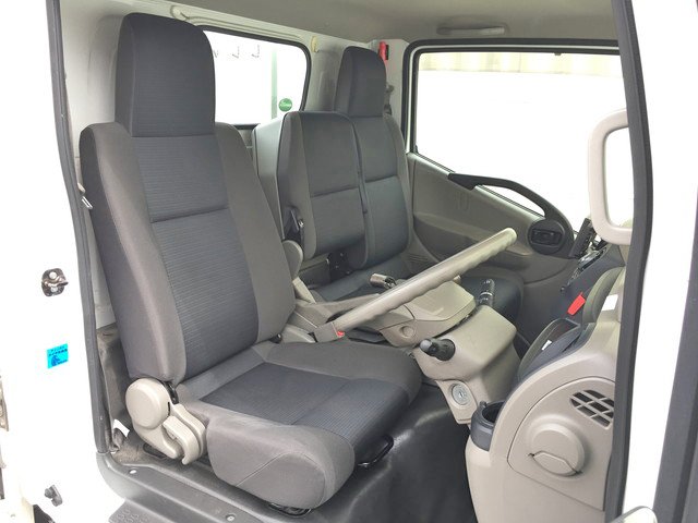 日産アトラス平ボディ小型（2t・3t）[写真33]