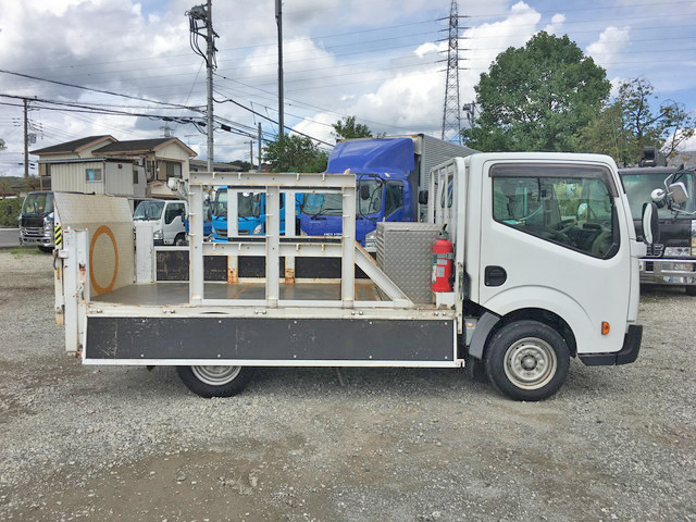 日産アトラス平ボディ小型（2t・3t）[写真06]