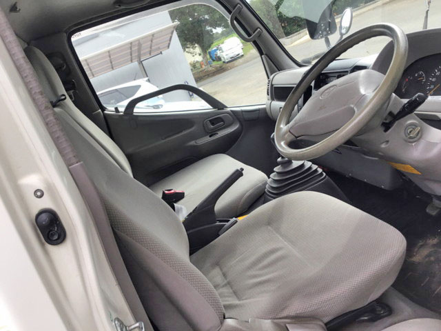 トヨタダイナ平ボディ小型（2t・3t）[写真18]