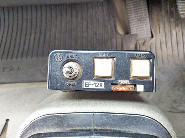 三菱ふそうファイターミニヨンダンプ中型（4t）[写真28]