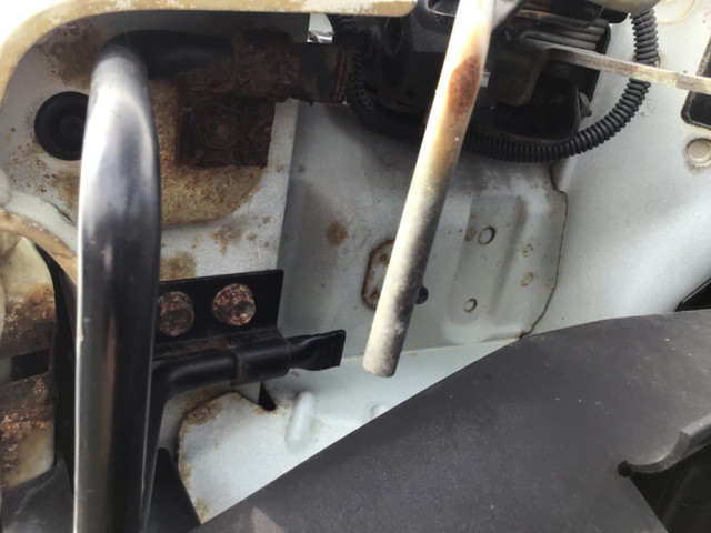 いすゞエルフ高所作業車小型（2t・3t）[写真23]