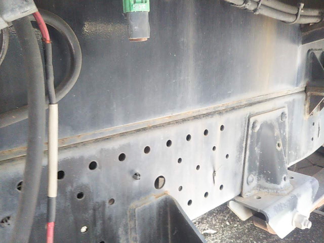 いすゞエルフ高所作業車小型（2t・3t）[写真17]