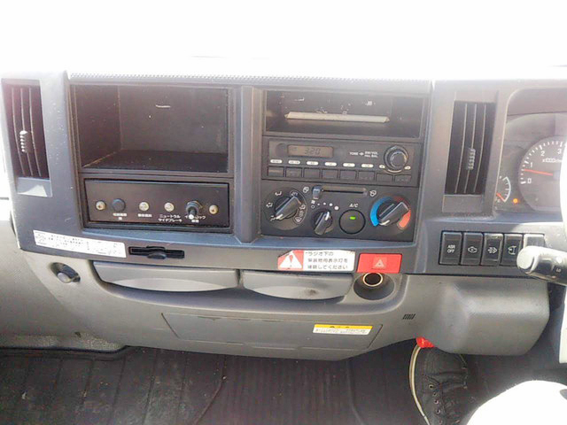 いすゞエルフ高所作業車小型（2t・3t）[写真27]