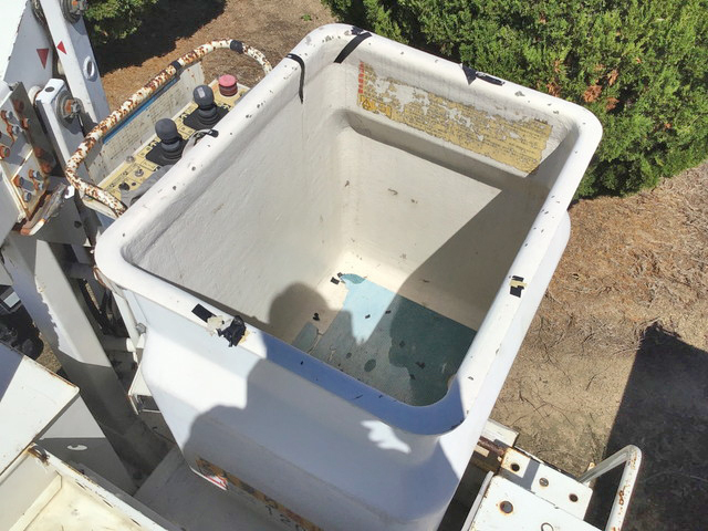 いすゞエルフ高所作業車小型（2t・3t）[写真07]