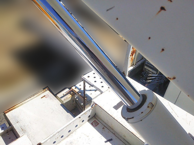 いすゞエルフ高所作業車小型（2t・3t）[写真09]