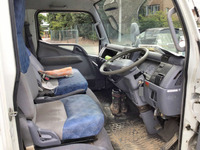 三菱ふそうキャンタークレーン3段小型（2t・3t）[写真17]