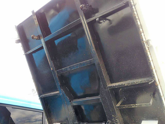 三菱ふそうキャンターダンプ小型（2t・3t）[写真11]