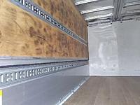 三菱ふそうキャンターアルミウイング小型（2t・3t）[写真11]