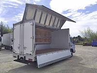 三菱ふそうキャンターアルミウイング小型（2t・3t）[写真09]