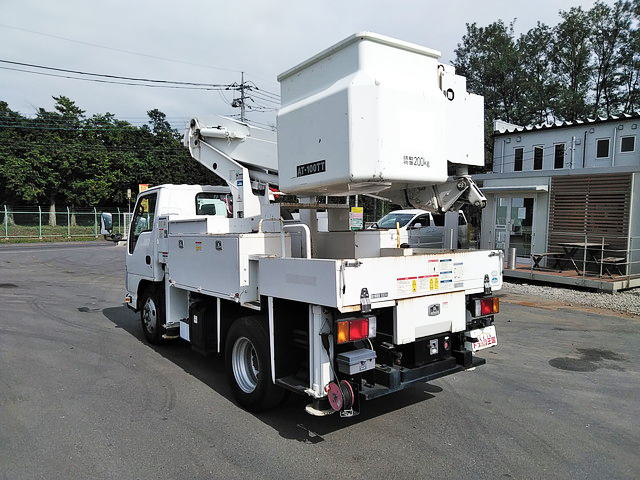 いすゞエルフ高所作業車小型（2t・3t）[写真02]