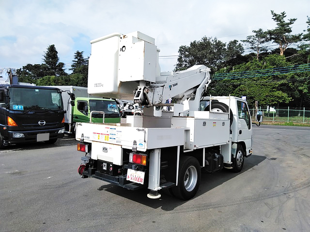 いすゞエルフ高所作業車小型（2t・3t）[写真04]