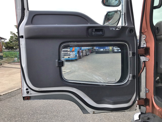 いすゞフォワードクレーン4段増トン（6t・8t）[写真31]