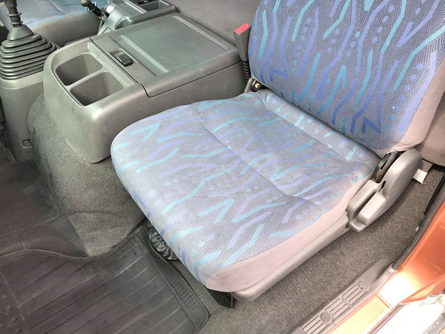 いすゞフォワードクレーン4段増トン（6t・8t）[写真33]