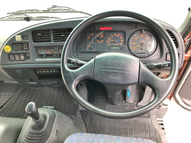 いすゞフォワードクレーン4段増トン（6t・8t）[写真38]