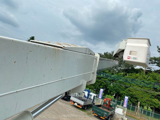 いすゞエルフ高所作業車小型（2t・3t）[写真15]