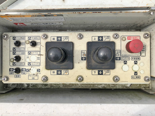 いすゞエルフ高所作業車小型（2t・3t）[写真17]