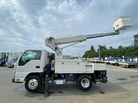 いすゞエルフ高所作業車小型（2t・3t）[写真06]