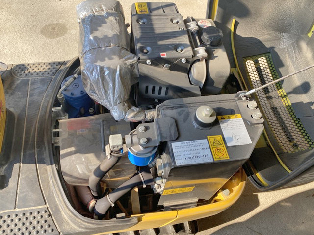 コマツミニユンボ（ミニバックホー）[写真05]