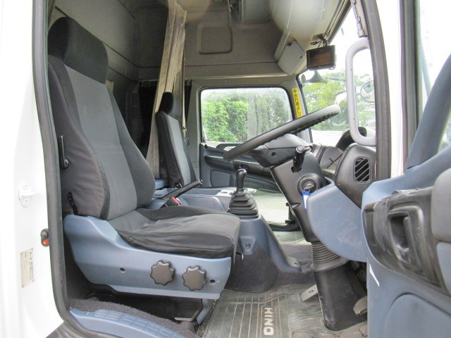 日野レンジャーアルミウイング中型（4t）[写真30]