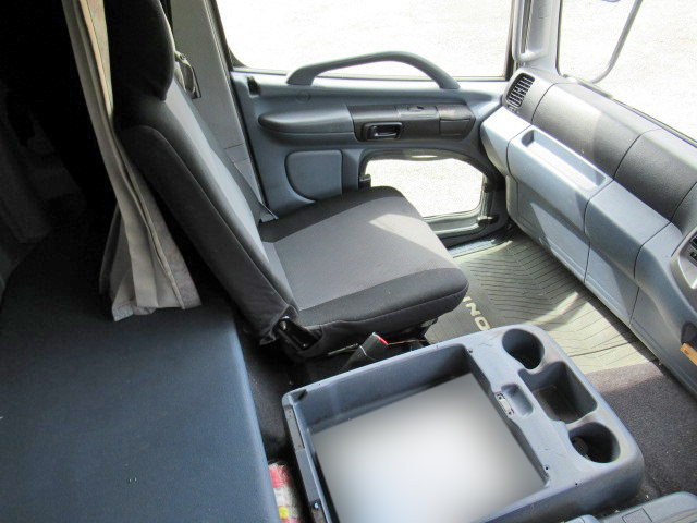 日野レンジャーアルミウイング中型（4t）[写真32]