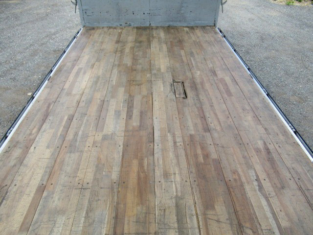 日野レンジャーアルミウイング中型（4t）[写真09]